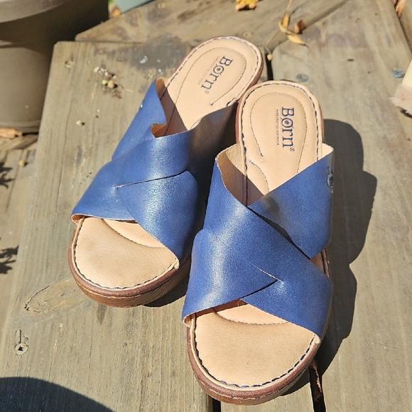 Born Women's Navy Blue Cross-Strap Sandals - Picture 1 of 8